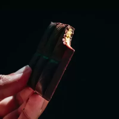 Chocolate Vegan BIO 65% Cacau e Maracujá 80g - Chocolate & Love