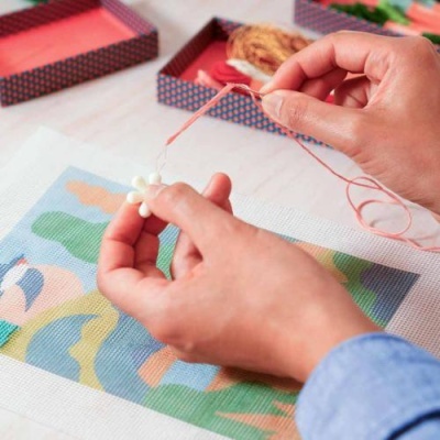 Atelier 65 Bordado Campo - Djeco Arts & Crafts