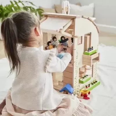Casa de Bonecas Verde com Mobília - Plantoys