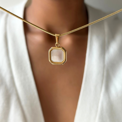 Colar Quadrado Madrepérola