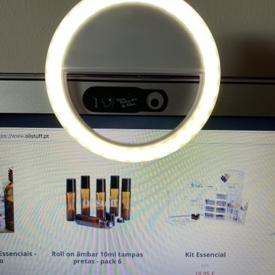 luz LED para telemóvel e computador ( com bateria )