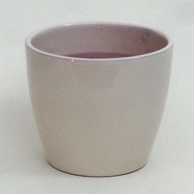 Vaso de cerâmica branco com interior lilás
