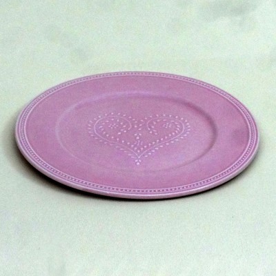 Prato rosa cerâmico com padrão em relevo de coração