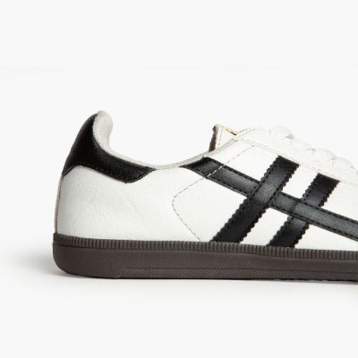 Ténis Retro Branco e Preto (2025)