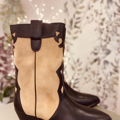 https://www.oliveclothescomplements.com/product/bota-texana-bicolor-negro-e-camel https://www.oliveclothescomplements.com/product/bota-texana-bicolor-negro-e-camel