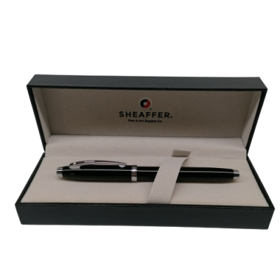 Caneta preta Sheaffer com caixa preta e interior bege