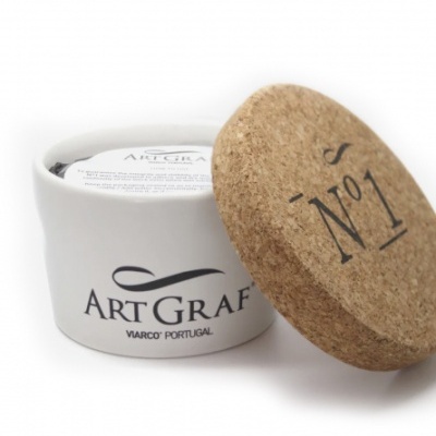 Recipiente branco com tampa de cortiça, texto ARTGRAF VIARCO PORTUGAL e Nº 1