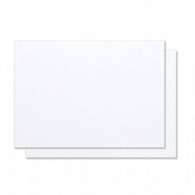 Duas folhas de papel A4 brancas sobrepostas