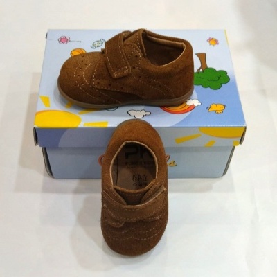 Sapatos Carneira com Velcro