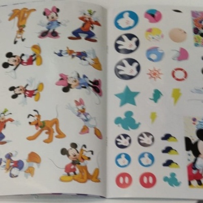 Livro super autocolantes e jogos - Mickey