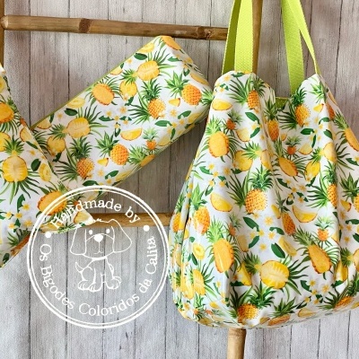 Necessaire Plastificada Grande Ananases Deliciosos