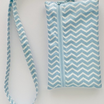 Bolsa Telemóvel Chevron Azul bebé