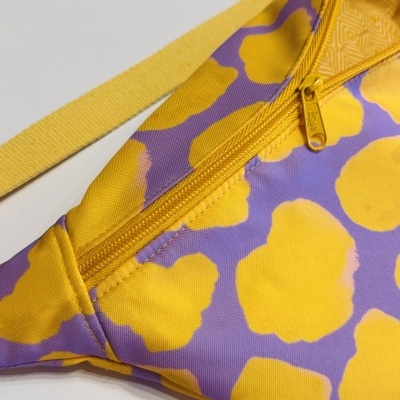 BumBag Vaca Amarelo e Lilás