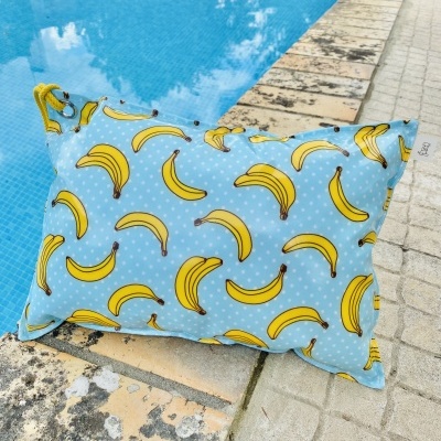 Almofada de Praia Bananas Fundo Azul