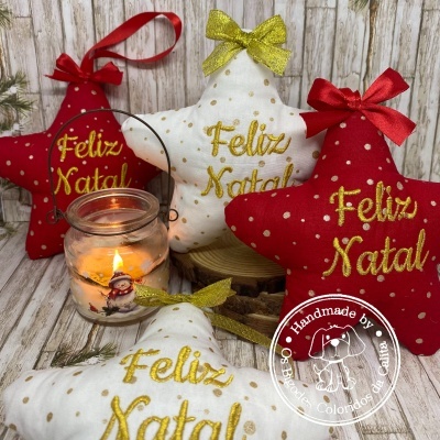 Estrelas de Natal com “Feliz Natal”