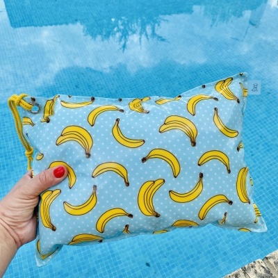 Almofada de Praia Bananas Fundo Azul