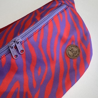 BumBag Zebra Vermelho e Lilas