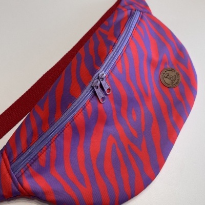 BumBag Zebra Vermelho e Lilas