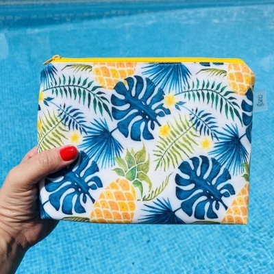 Necessaire Plastificada Pequena Arruda Pineapple