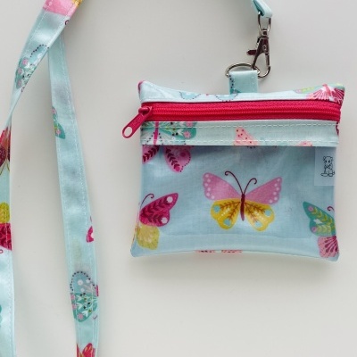 Bolsa Porta Cartões com fita P002