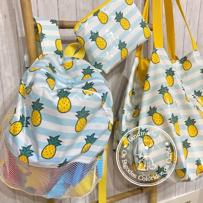 Necessaire Plastificada Pequena Ananases