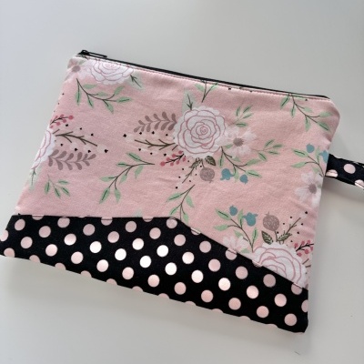 Bolsa de Mão Bolas Pretas