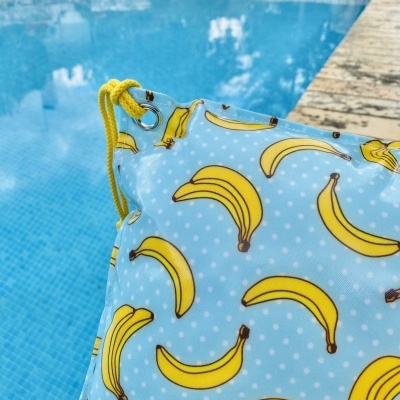 Almofada de Praia Bananas Fundo Azul