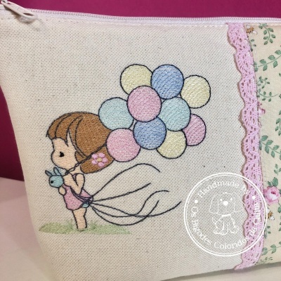 Necessaire Menina com Balões