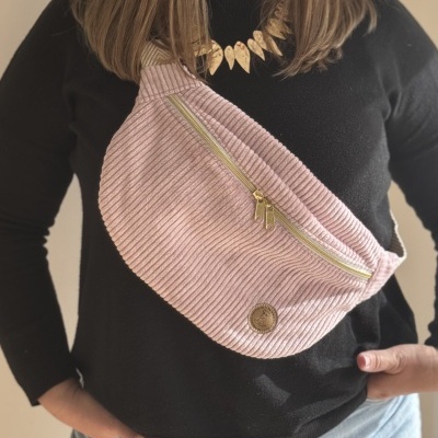 BumBag Bombazine Risca Larga Rosa Claro