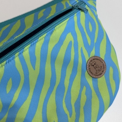 BumBag Zebra Verde e Azul