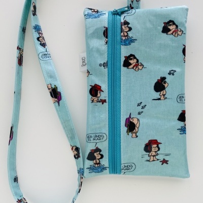 Bolsa Telemóvel Mafalda na Praia