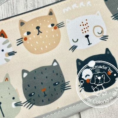 Estojo Meia-Lua Cats