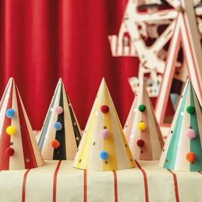 Chapéus Riscas e Bolinhas