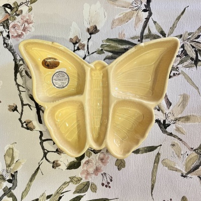 Taça Borboleta Amarelo Pastel