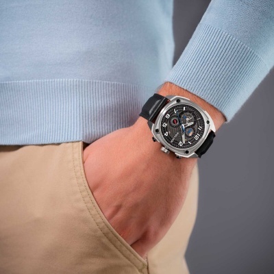 Relógio de pulso Police com bracelete preta e mostrador preto