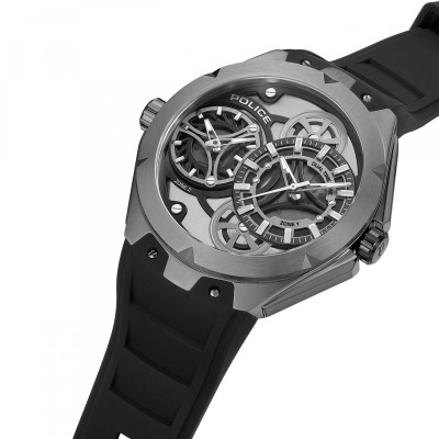 Relógio Police com bracelete preto e mostrador cinzento metálico com dois fusos horários.