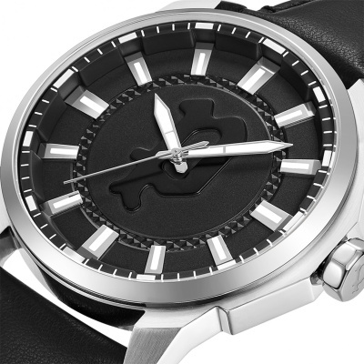 Relógio de pulso com caixa em metal prateado e mostrador preto