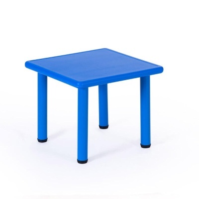 Mesa quadrada azul em plástico com pernas redondas pretas