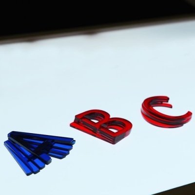 Alfabeto Montessori Letras Maiúsculas Translúcidas (165) - R-CRE@