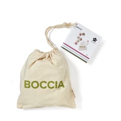 Saco de tecido com o nome BOCCIA e cartão informativo com imagens de bolas
