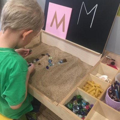 Conjunto de Mesa e Cadeira ajustável Luula