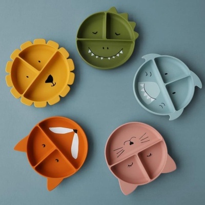 Prato de silicone dividido com ventosa