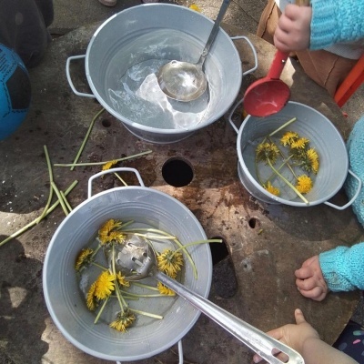 Metal Creative Cans and Tubs