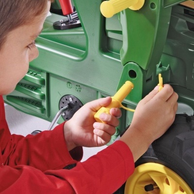 Tractor John Deere Com Pá Carregadora e Rodas Pneumáticas Tractor John Deere Com Pá Carregadora e Rodas Pneumáticas