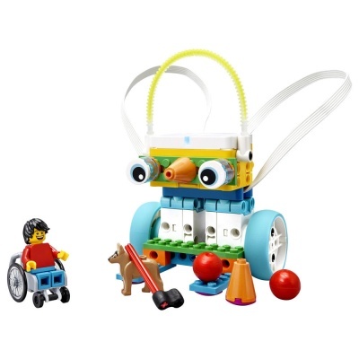 Conjunto de brinquedos de construção com figura em cadeira de rodas e robô colorido com rodas