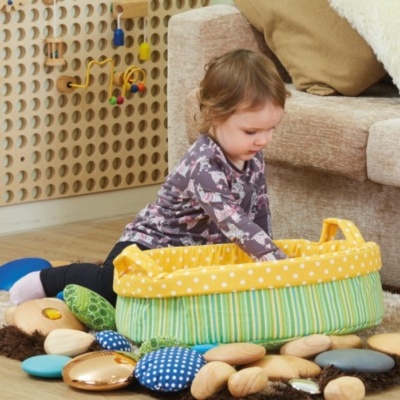 Cesto da Coleção de Seixos