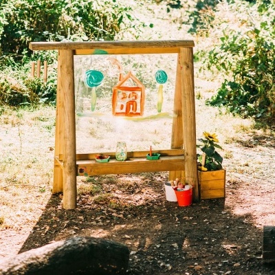 Discovery Create & Paint Easel