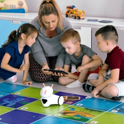Kit de Ensino para Educação Pré escolar: Ensino e Aprendizagem Através do Brincar Kit de Ensino para Educação Pré escolar: Ensino e Aprendizagem Através do Brincar