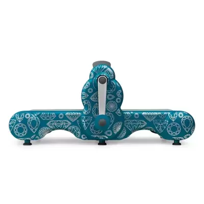 Aparelho azul com padrões geométricos brancos e alavanca cinza