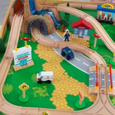 Waterfall Mountain Train Set & Table Waterfall Mountain Train Set & Table